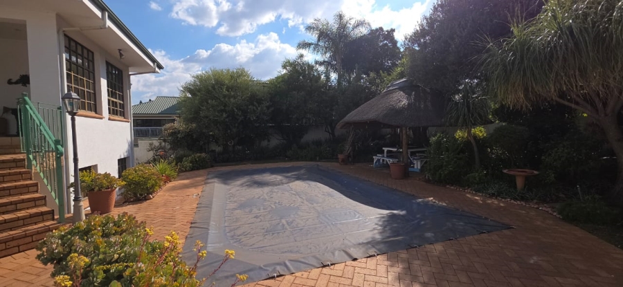 4 Bedroom Property for Sale in Caribbean Beach Club North West